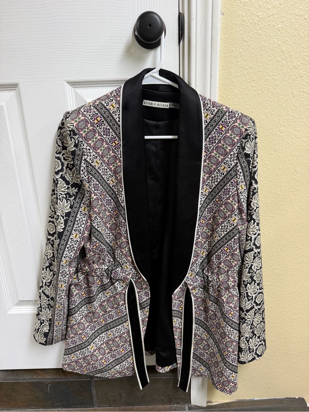 Alice + Olivia Black Shawl-Collar Printed Blazer with Pink Accents - Picture 1 of 5